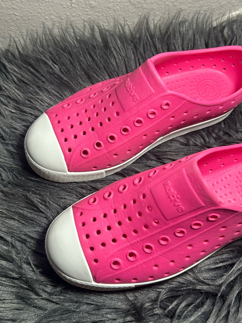 Native Jefferson Hollywood Pink/Shell White Pink Slip-On Water-Friendly Size J1 - Picture 7 of 9